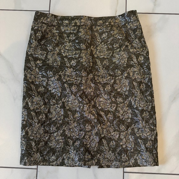 J.Crew Collection Metallic Floral Brocade Pencil Skirt – Size 8 ✨🌸 - Picture 1 of 3
